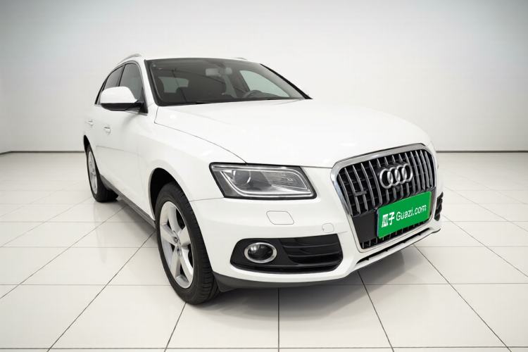 Used Audi Q5 2017 40 TFSI Ambition Edition Front Right 45 Deg