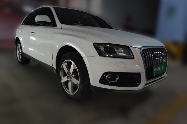 Used Audi Q5 2017 40 TFSI Ambition Edition Front Right 45 Deg