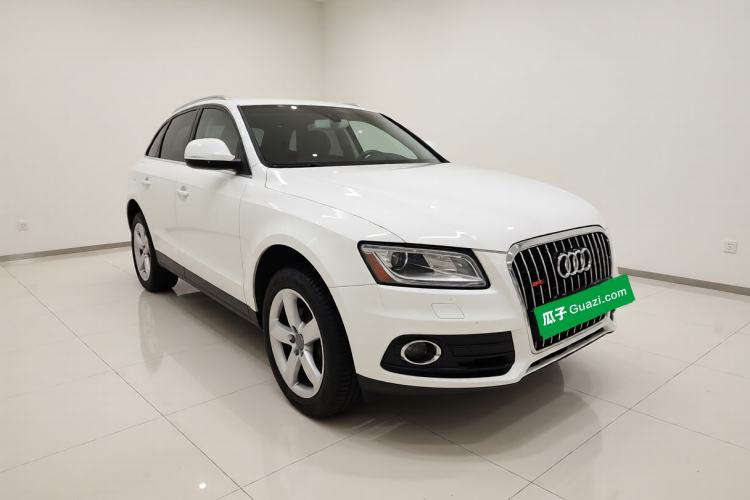 Used Audi Q5 2017 40 TFSI Ambition Edition Front Right 45 Deg