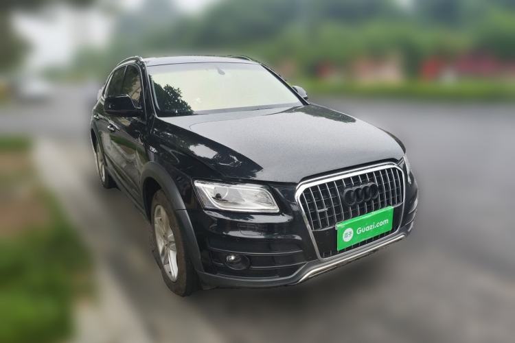 Used Audi Q5 2017 Plus 40 TFSI Technology Model Front Right 45 Deg
