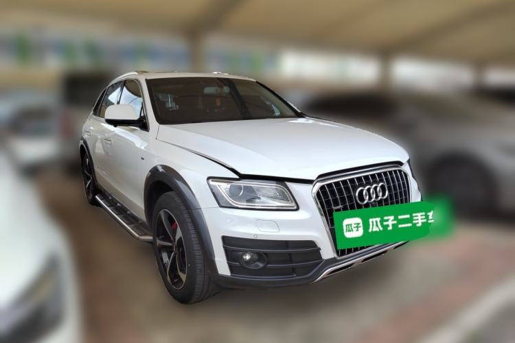 Used Audi Q5 2017 Plus 40 TFSI Technology Model Front Right 45 Deg
