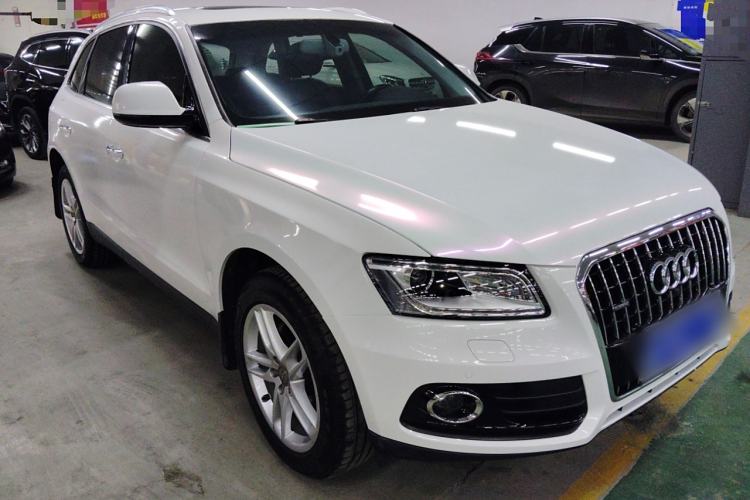 Used Audi Q5 2017 40 TFSI Technology Edition Front Right 45 Deg