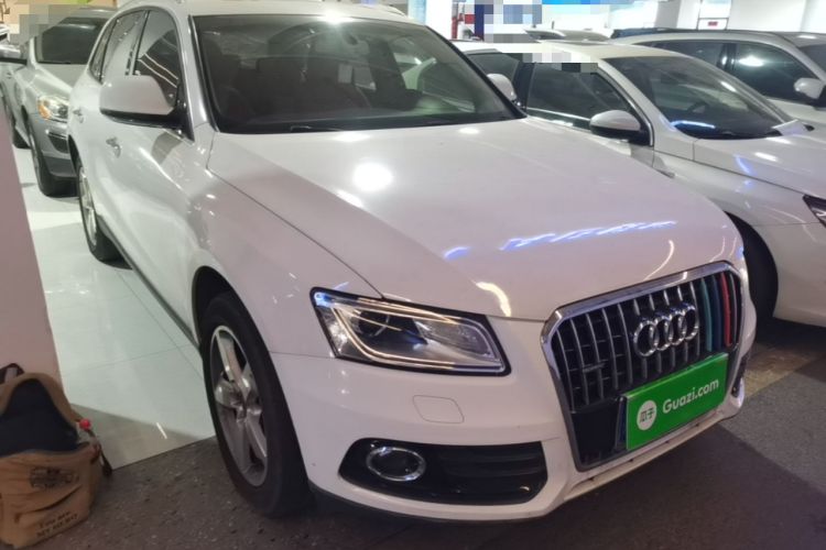 Used Audi Q5 2017 40 TFSI Ambition Edition Front Right 45 Deg