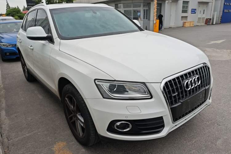 Used Audi Q5 2017 40 TFSI Technology Edition Front Right 45 Deg
