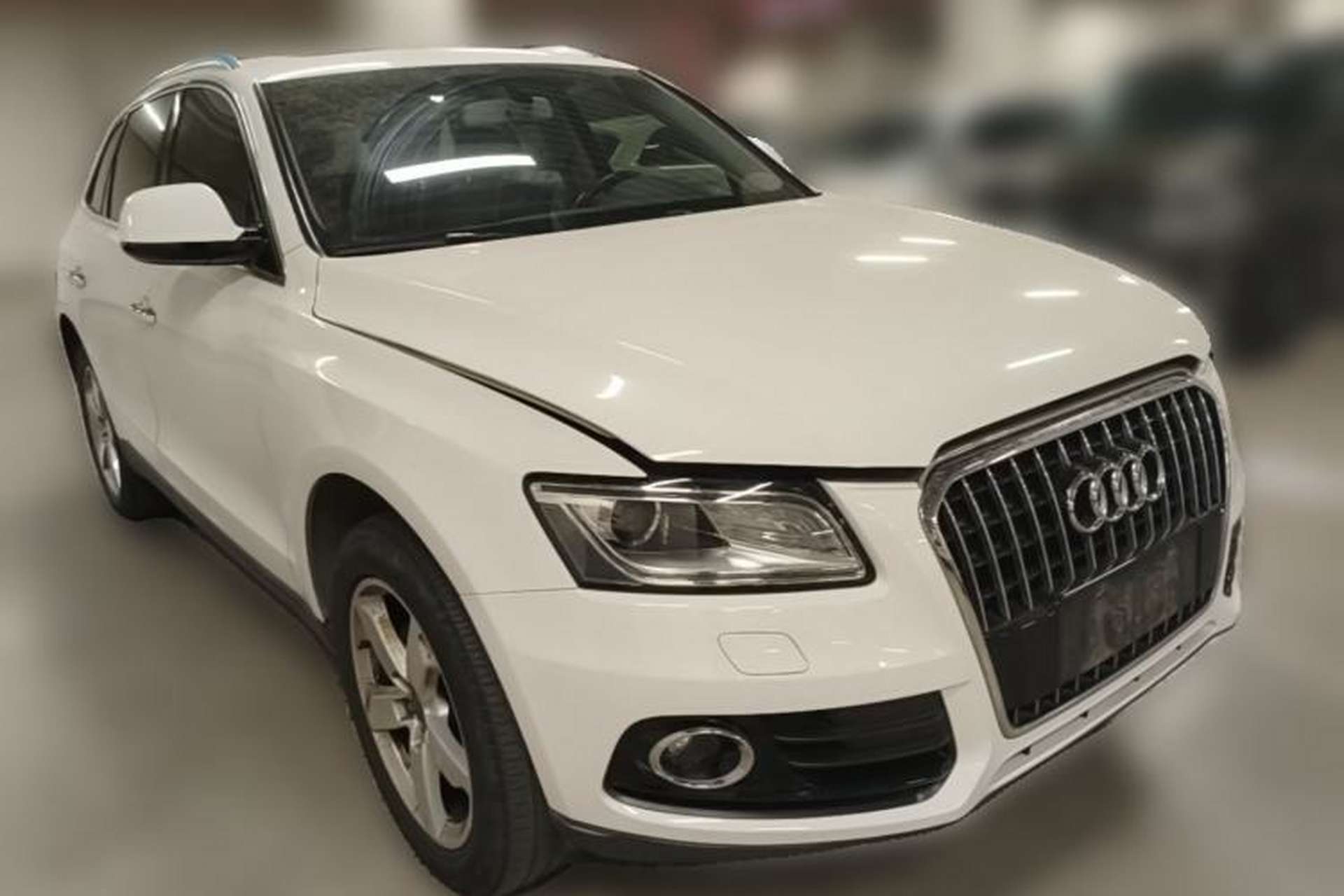 Used Audi Q5 2017 40 TFSI Ambition Edition Front Right 45 Deg