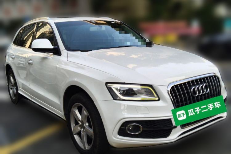 Used Audi Q5 2017 Plus 40 TFSI Ambition Model Front Right 45 Deg