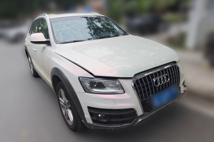 Used Audi Q5 2017 Plus 40 TFSI Technology Model Front Right 45 Deg
