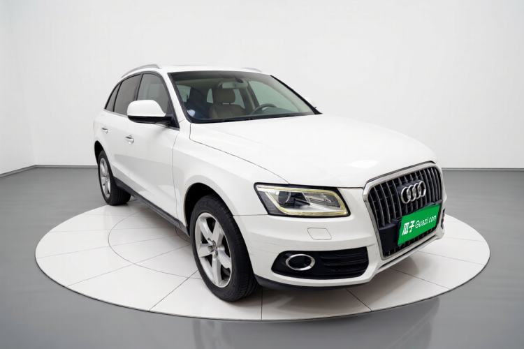 Used Audi Q5 2017 40 TFSI Ambition Edition Front Right 45 Deg