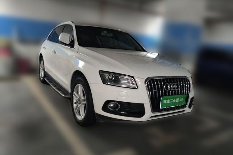 Used Audi Q5 2017 Plus 40 TFSI Technology Model Front Right 45 Deg