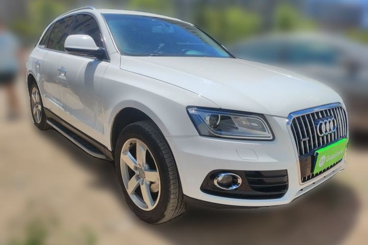 Used Audi Q5 2017 40 TFSI Ambition Edition Front Right 45 Deg