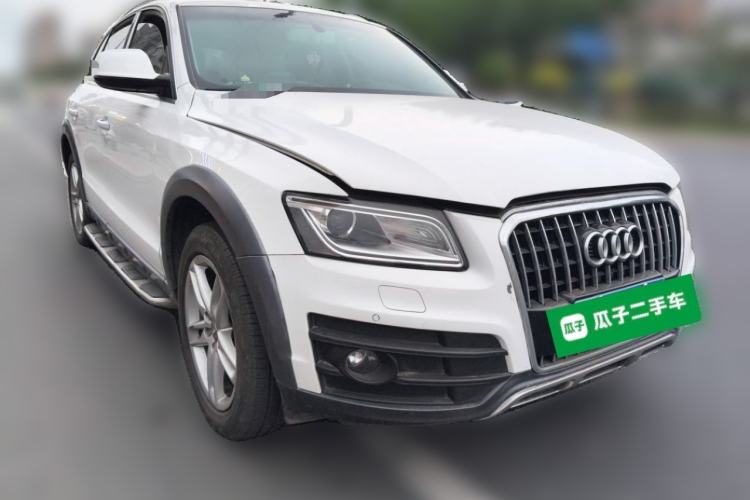 Used Audi Q5 2017 Plus 40 TFSI Technology Model Front Right 45 Deg