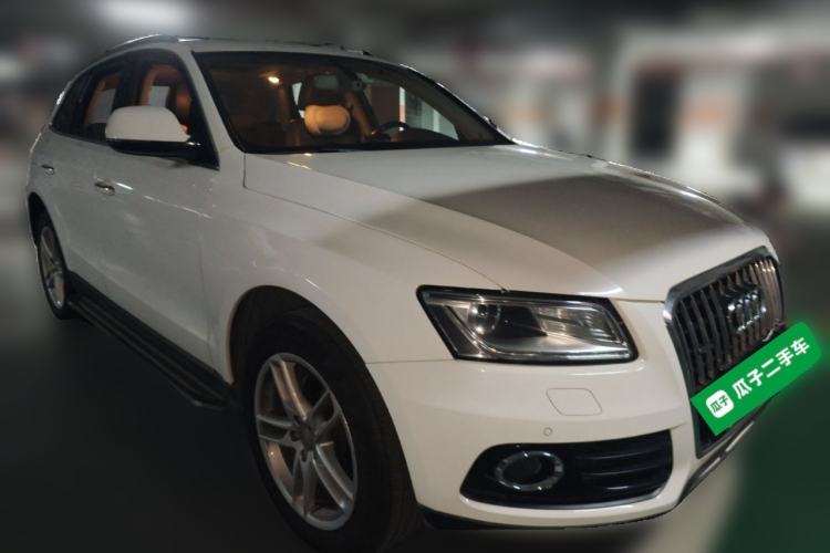 Used Audi Q5 2017 Plus 40 TFSI Technology Model Front Right 45 Deg