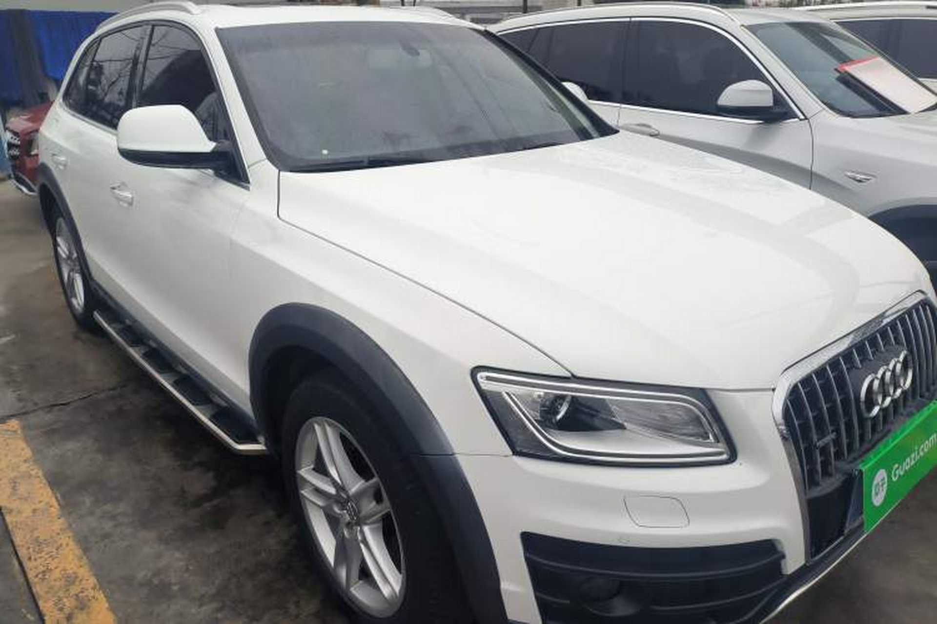 Used Audi Q5 2017 Plus 40 TFSI Technology Model Front Right 45 Deg