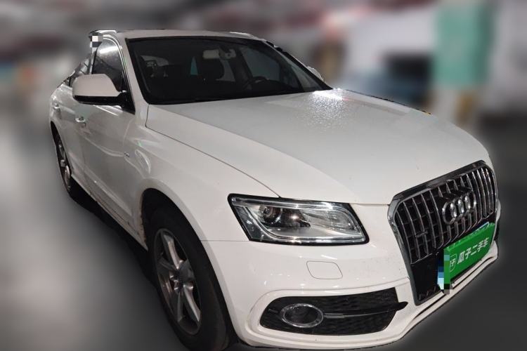 Used Audi Q5 2017 Plus 40 TFSI Ambition Model Front Right 45 Deg