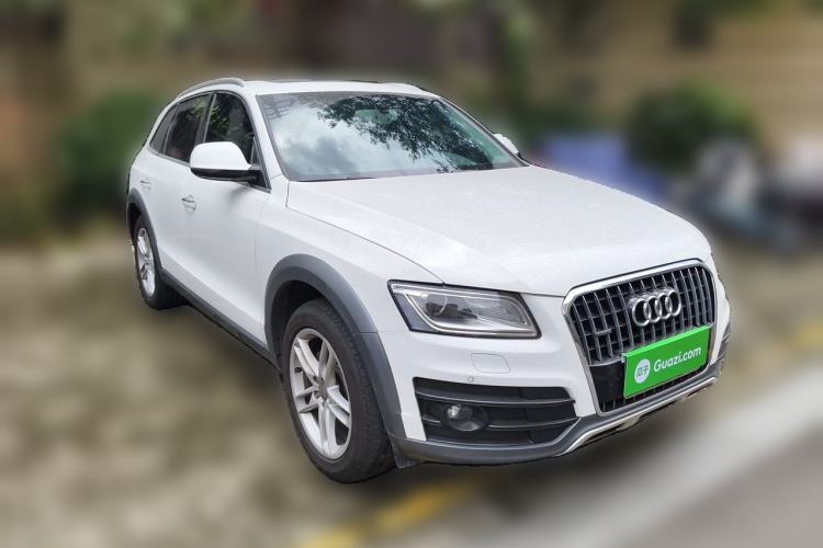Used Audi Q5 2017 40 TFSI Technology Edition Front Right 45 Deg