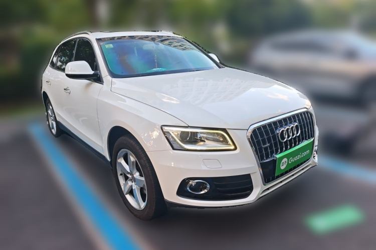 Used Audi Q5 2017 40 TFSI Ambition Edition Front Right 45 Deg