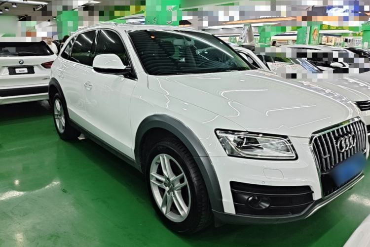Used Audi Q5 2017 Plus 40 TFSI Technology Model Front Right 45 Deg