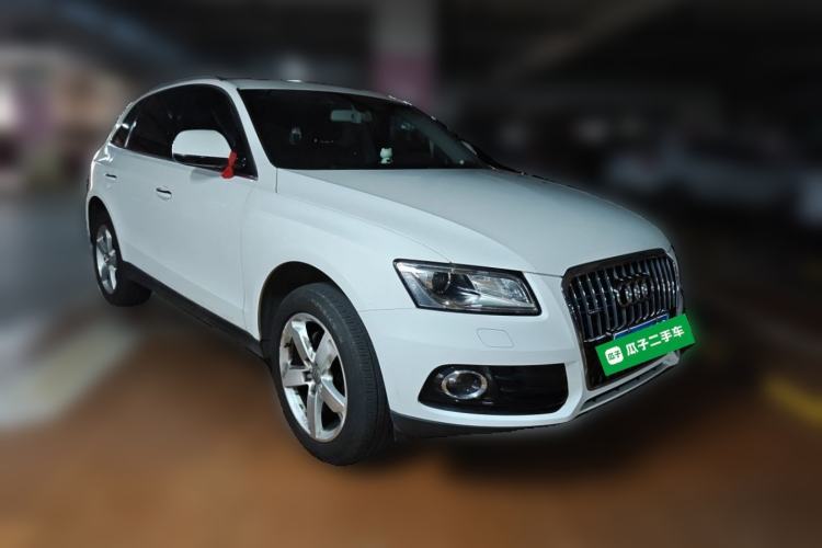 Used Audi Q5 2017 40 TFSI Ambition Edition Front Right 45 Deg