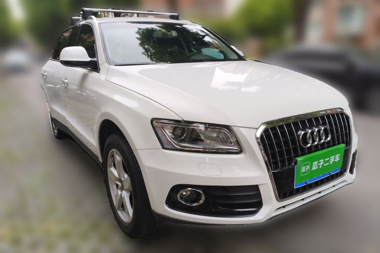 Used Audi Q5 2017 40 TFSI Ambition Edition Front Right 45 Deg