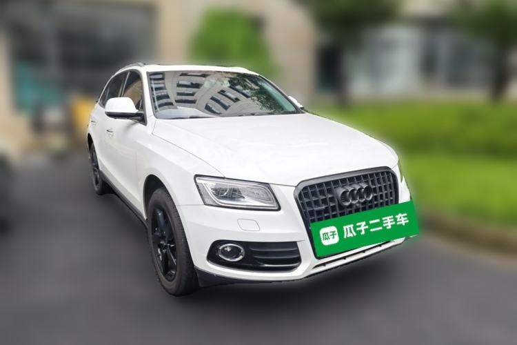 Used Audi Q5 2017 40 TFSI Ambition Edition Front Right 45 Deg