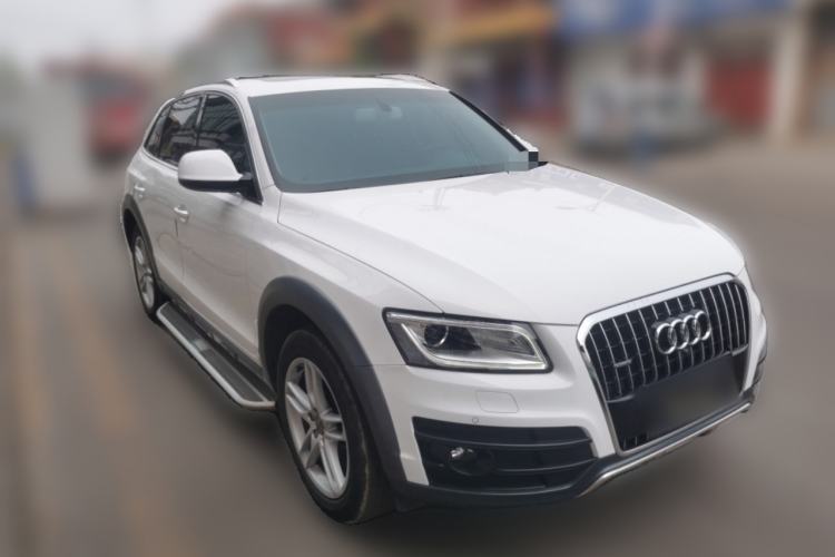 Used Audi Q5 2017 Plus 40 TFSI Technology Model Front Right 45 Deg