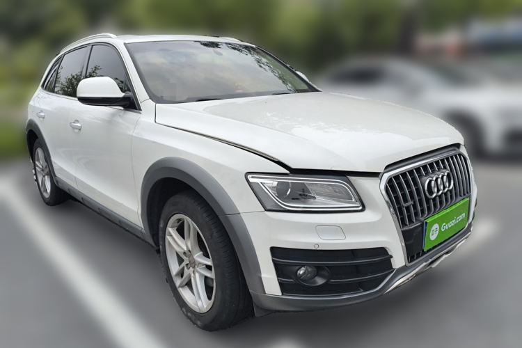 Used Audi Q5 2017 Plus 40 TFSI Technology Model Front Right 45 Deg