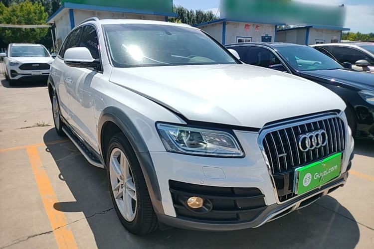 Used Audi Q5 2017 Plus 40 TFSI Technology Model Front Right 45 Deg