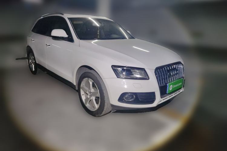 Used Audi Q5 2017 40 TFSI Ambition Edition Front Right 45 Deg