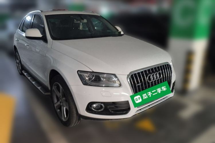 Used Audi Q5 2017 40 TFSI Ambition Edition Front Right 45 Deg