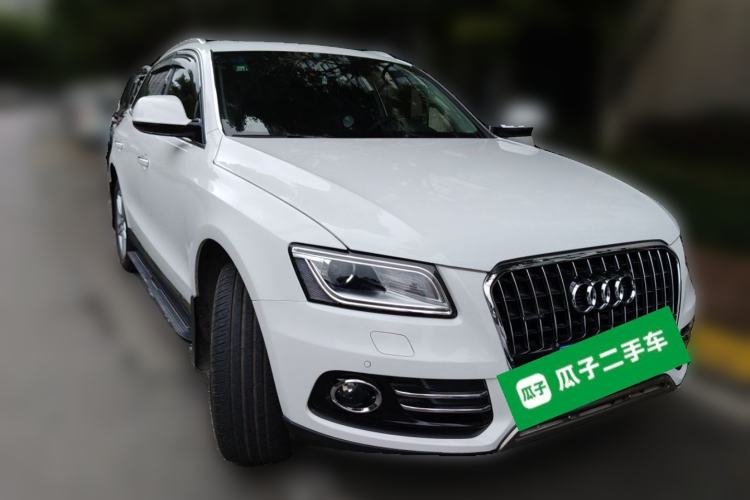 Used Audi Q5 2017 40 TFSI Technology Edition Front Right 45 Deg