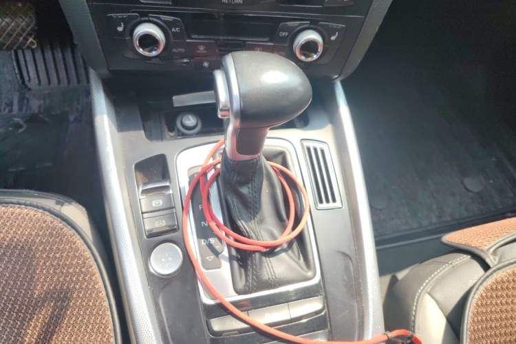 Used Audi Q5 2017 Plus 40 TFSI Technology Model Gear Lever