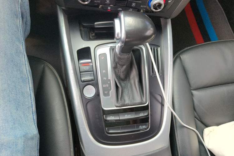 Used Audi Q5 2017 40 TFSI Technology Edition Gear Lever