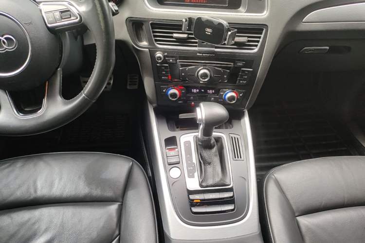 Used Audi Q5 2017 40 TFSI Technology Edition Gear Lever