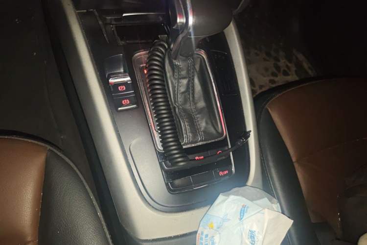 Used Audi Q5 2017 40 TFSI Ambition Edition Gear Lever