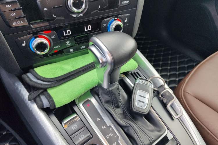 Used Audi Q5 2017 40 TFSI Technology Edition Gear Lever