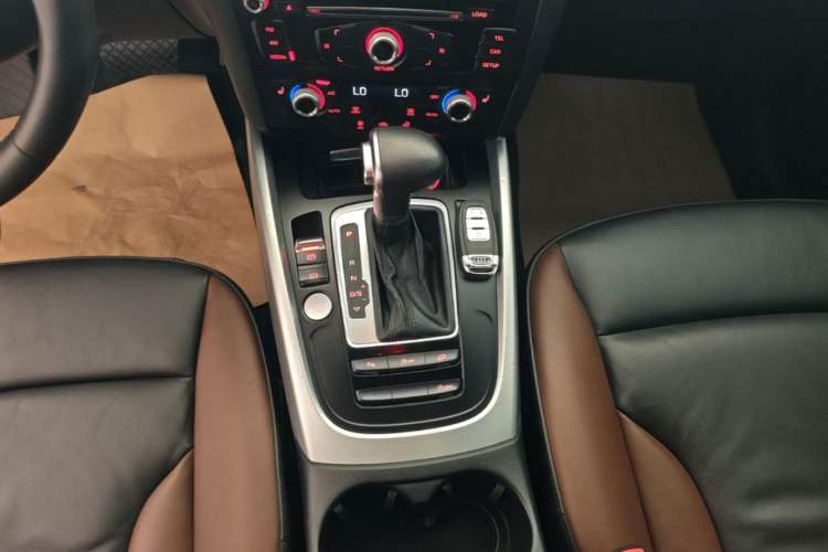 Used Audi Q5 2017 Plus 40 TFSI Technology Model Gear Lever