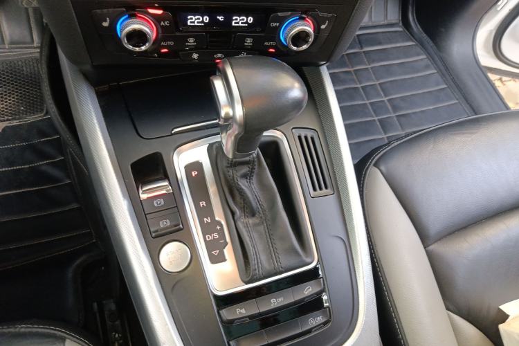 Used Audi Q5 2017 Plus 40 TFSI Technology Model Gear Lever