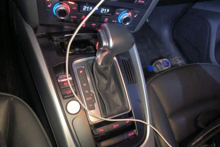 Used Audi Q5 2017 Plus 40 TFSI Technology Model Gear Lever
