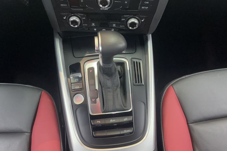 Used Audi Q5 2017 Plus 40 TFSI Technology Model Gear Lever