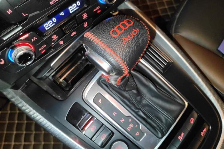 Used Audi Q5 2017 Plus 40 TFSI Technology Model Gear Lever