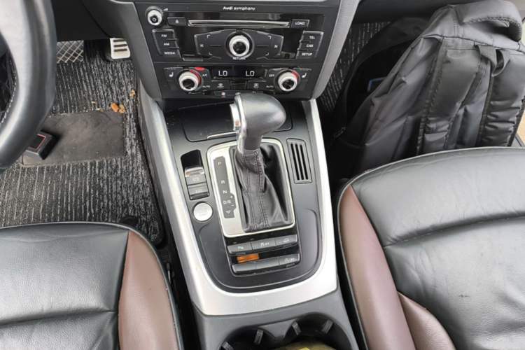 Used Audi Q5 2017 40 TFSI Technology Edition Gear Lever