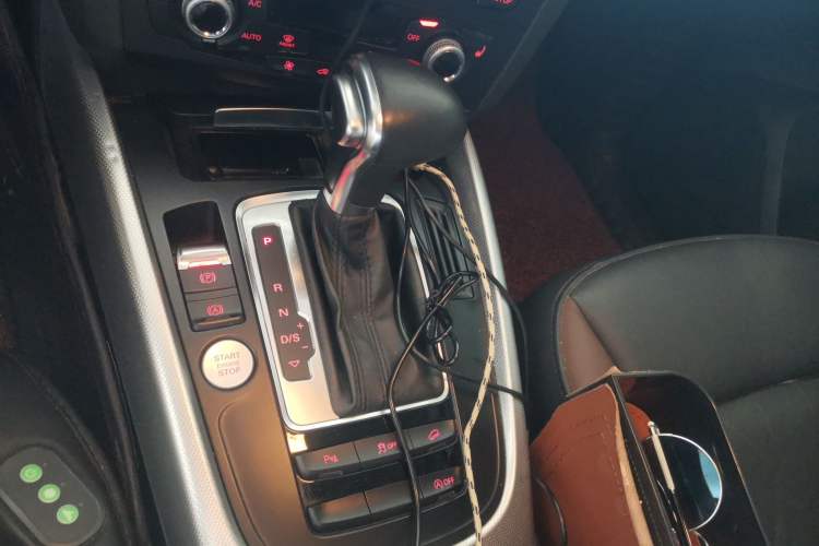 Used Audi Q5 2017 Plus 40 TFSI Technology Model Gear Lever