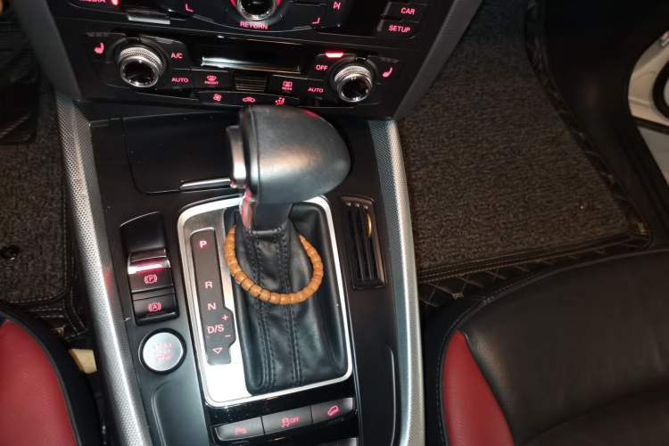 Used Audi Q5 2017 Plus 40 TFSI Technology Model Gear Lever
