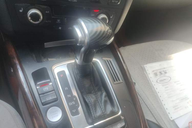 Used Audi Q5 2017 40 TFSI Technology Edition Gear Lever