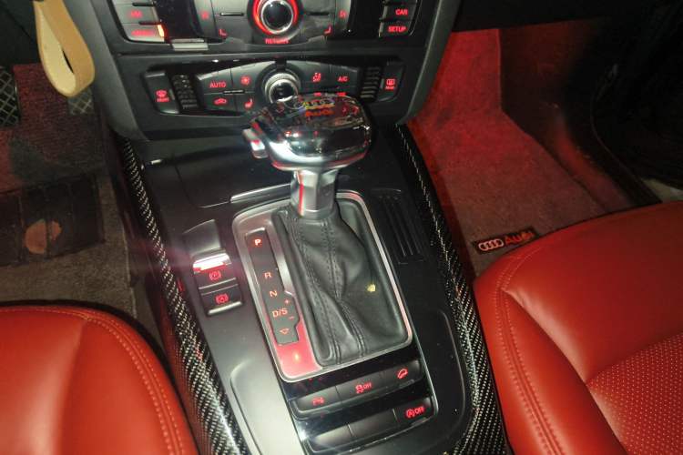 Used Audi Q5 2017 40 TFSI Ambition Edition Gear Lever