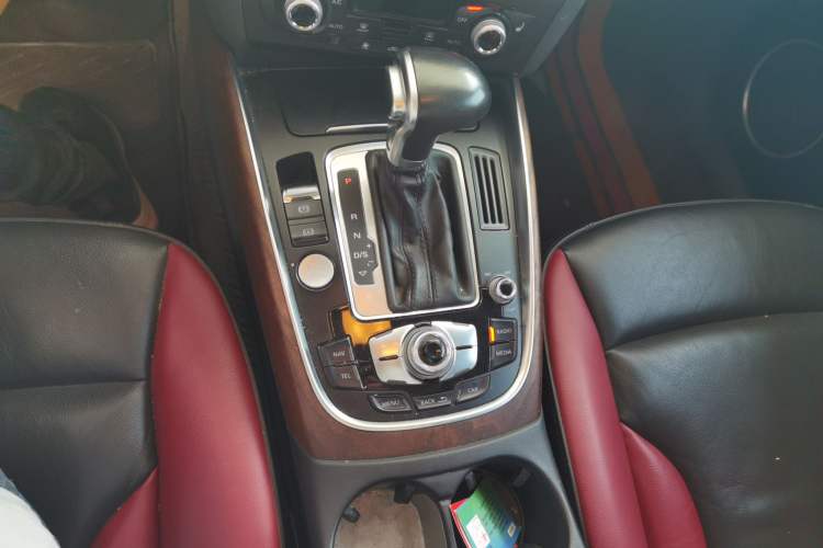 Used Audi Q5 2017 Plus 40 TFSI Comfort Model Gear Lever