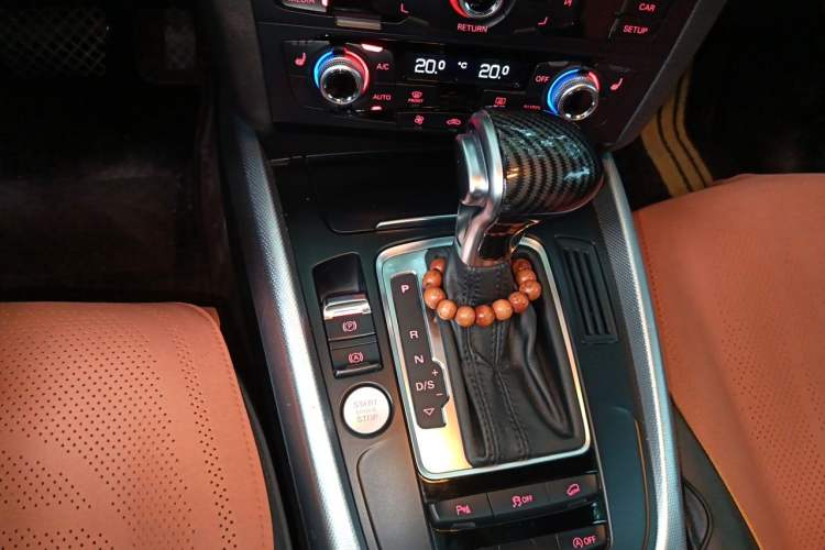 Used Audi Q5 2017 40 TFSI Technology Edition Gear Lever