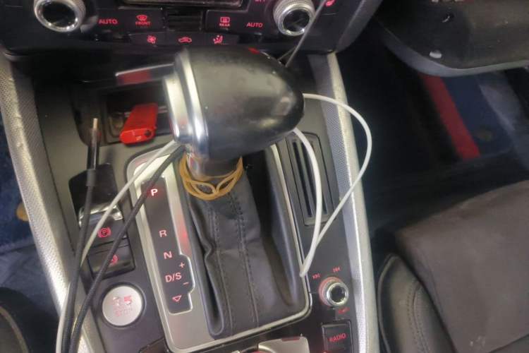 Used Audi Q5 2017 40 TFSI Dynamic Edition Gear Lever