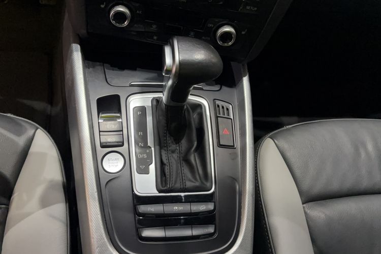 Used Audi Q5 2017 Plus 40 TFSI Technology Model Gear Lever