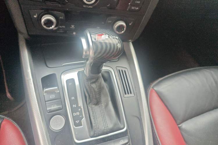 Used Audi Q5 2017 Plus 40 TFSI Technology Model Gear Lever